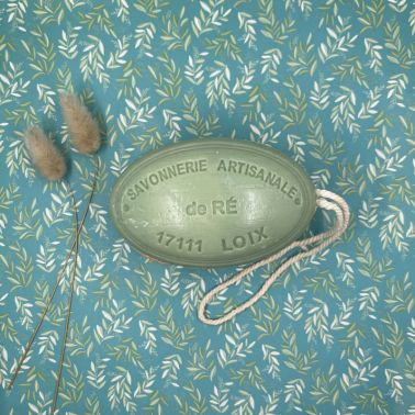 Savon artisanal parfumé vetyver cordelette